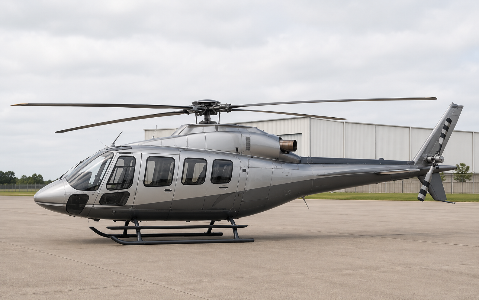 Beispielbild eines zivilen einmotorigen Turbinenhelikopters – kein Airbus AS350